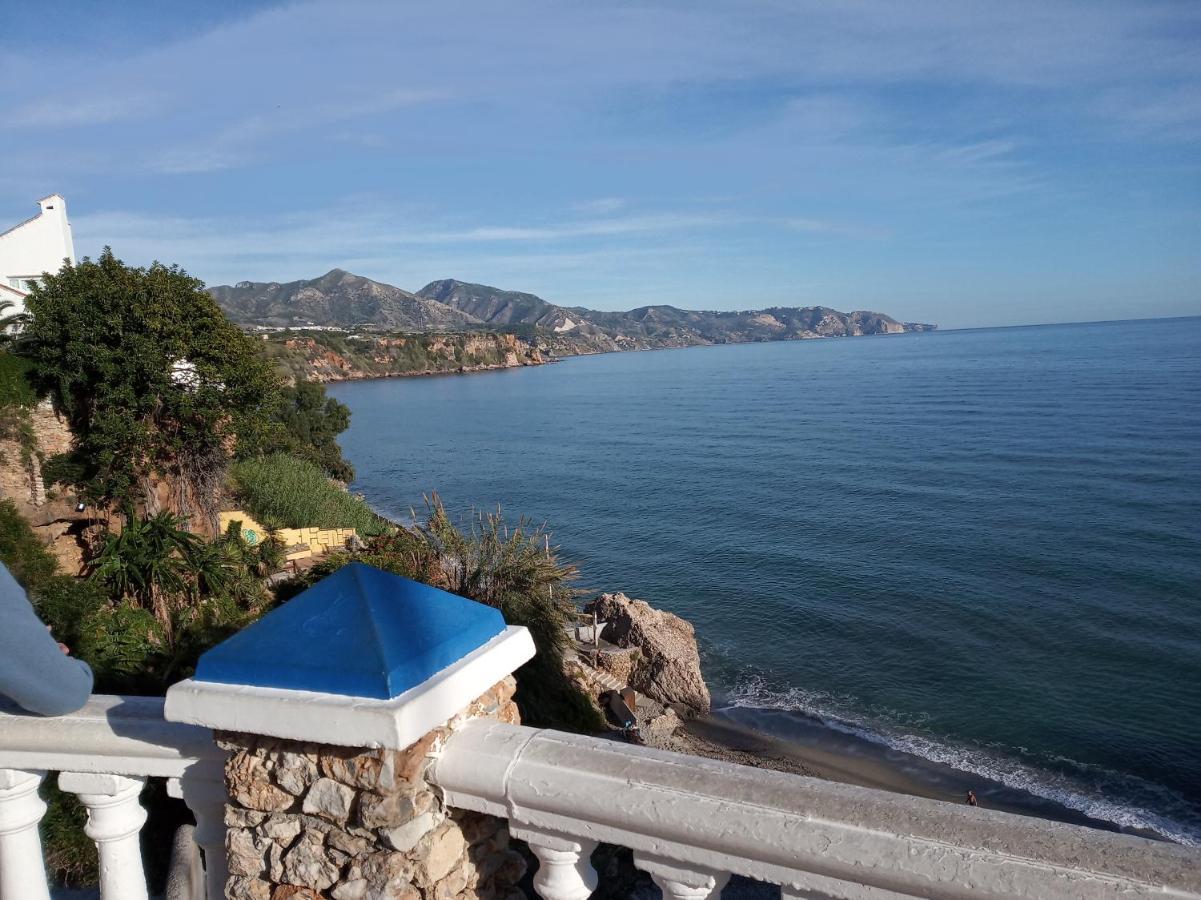 Апартаменти Nerja 1ª Linea De Playa De Burriana , Terraza Grande Al Mar Екстер'єр фото