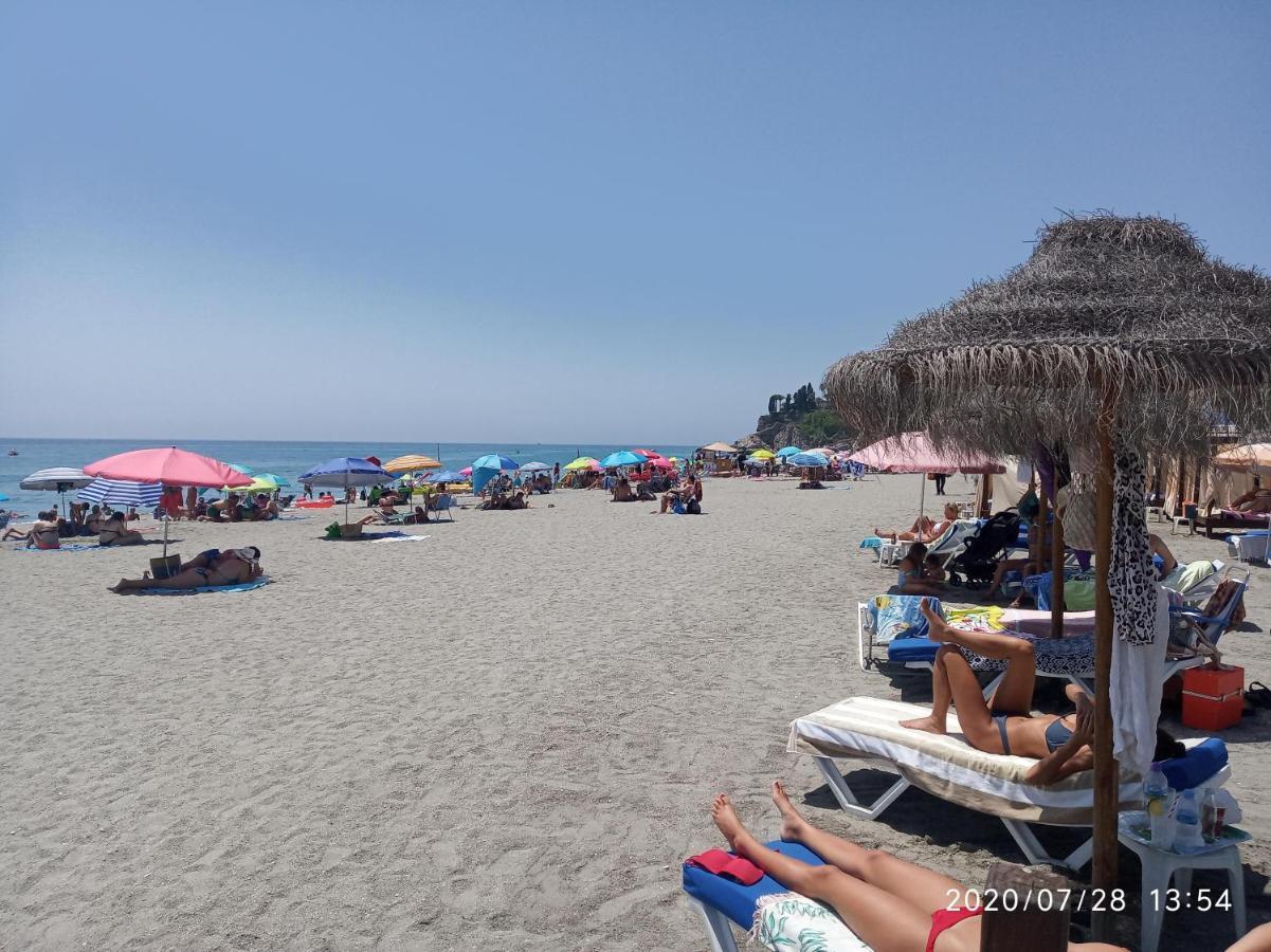 Апартаменти Nerja 1ª Linea De Playa De Burriana , Terraza Grande Al Mar Екстер'єр фото