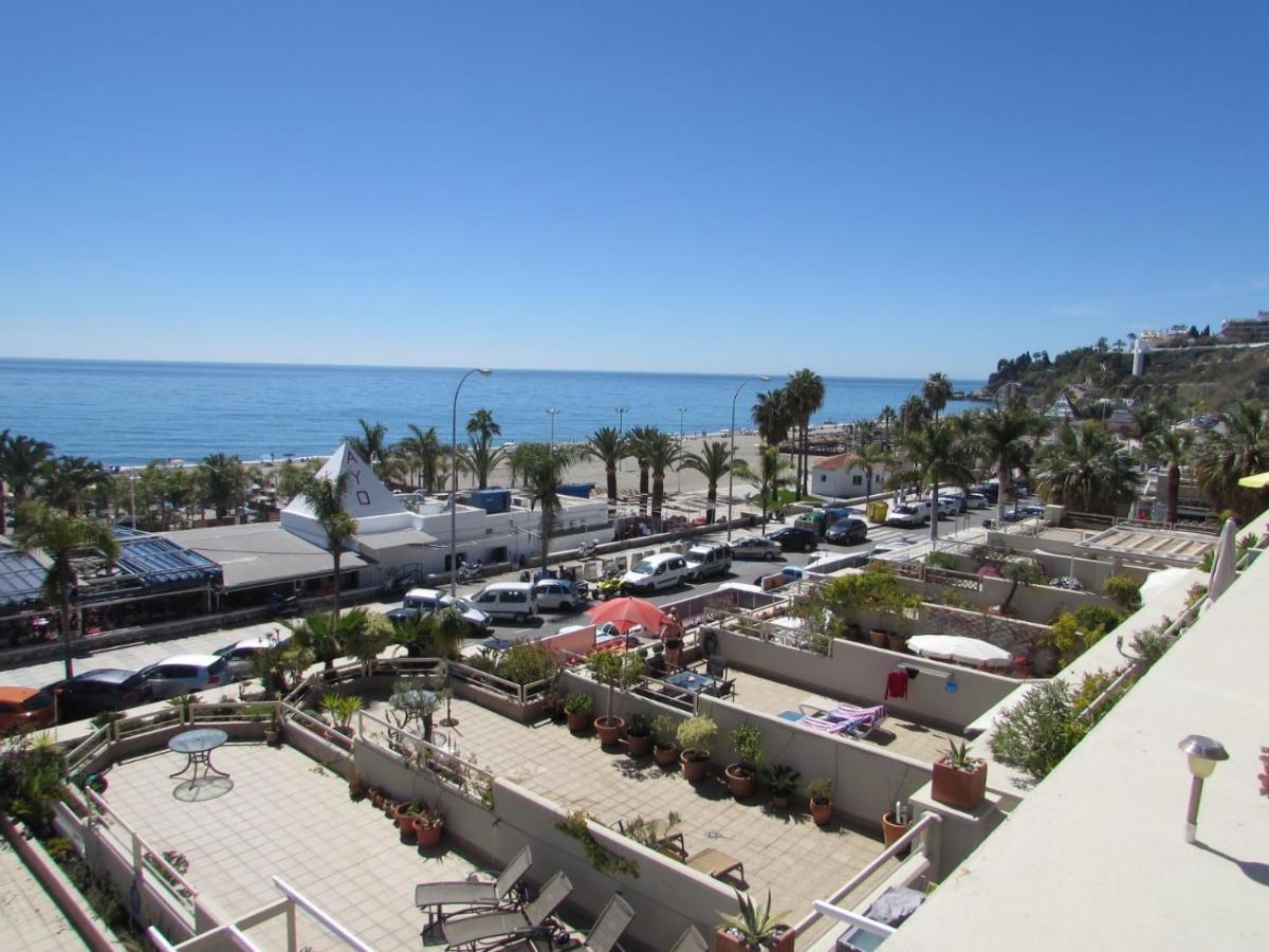 Апартаменти Nerja 1ª Linea De Playa De Burriana , Terraza Grande Al Mar Екстер'єр фото